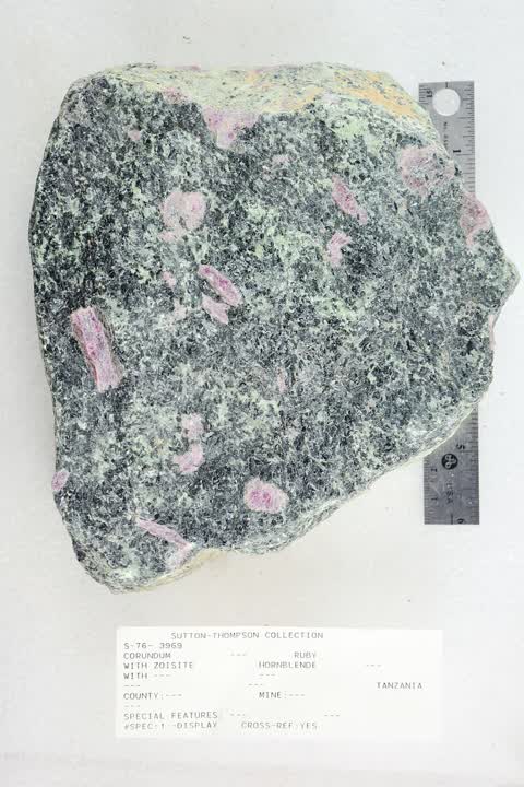 Ruby-zoisite